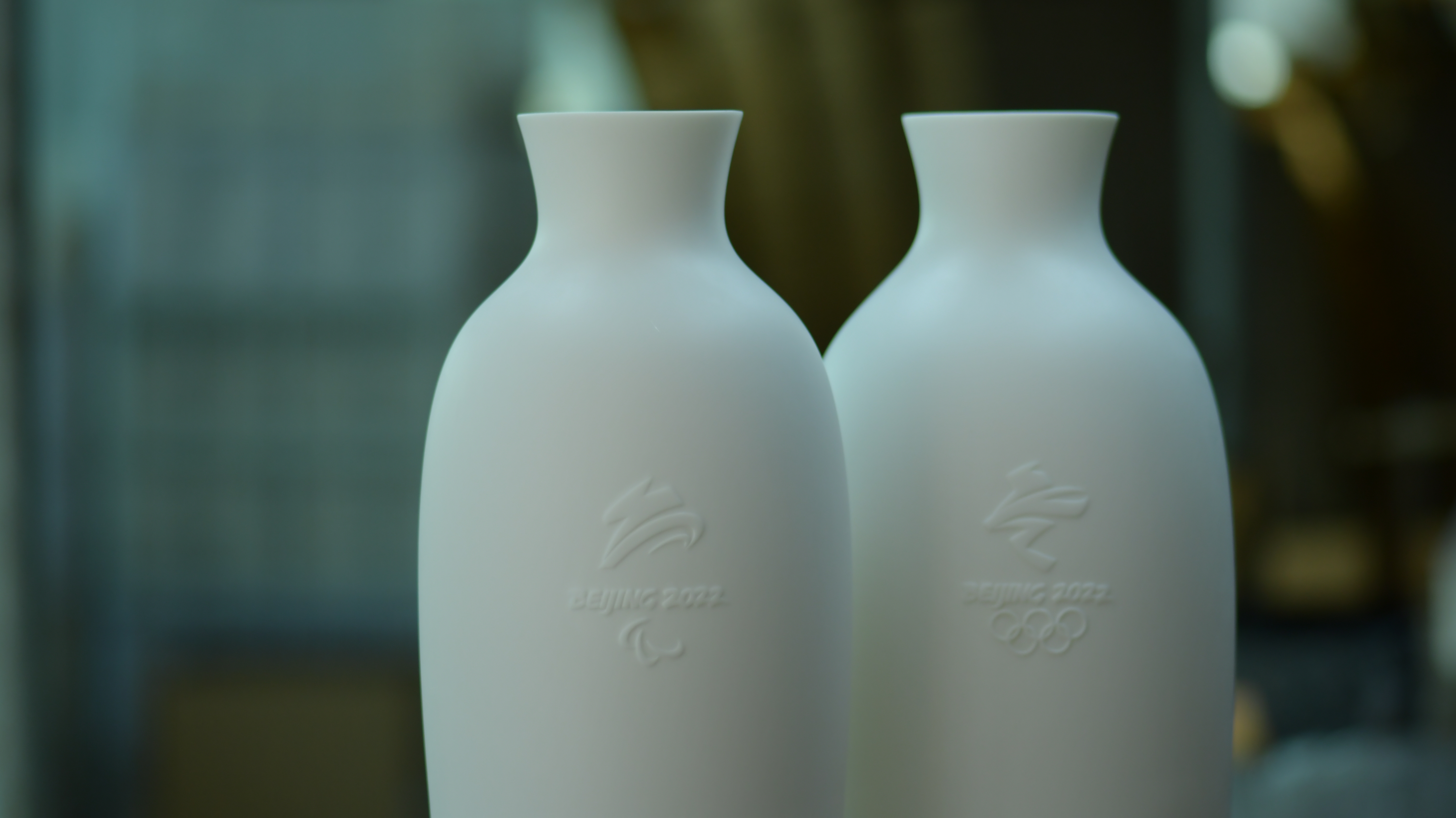 20220216-美院教授白明设计冬奥会文君瓶- 郭建强-冬奥残奥文君瓶.JPG